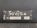 30 Watt Sender a datiert 1943 ( Panzerfunk ) Originallack, ein Umschalter in Auflösung begriffen, sonst guter Zustand. Funktion nicht geprüft