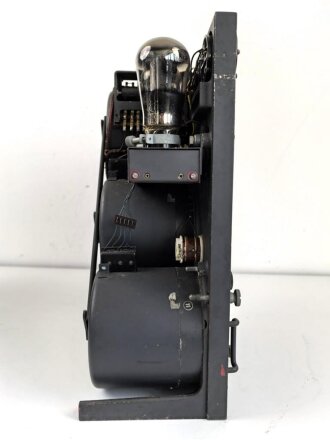 5 Watt Sender Cäsar ( 5.W.S.c) Wehrmacht. Originallack, Funktion nicht geprüft. Seltenes Gerät