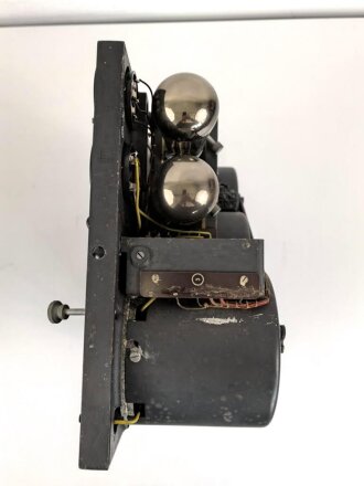 5 Watt Sender Cäsar ( 5.W.S.c) Wehrmacht. Originallack, Funktion nicht geprüft. Seltenes Gerät