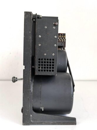 5 Watt Sender Cäsar ( 5.W.S.c) Wehrmacht. Originallack, Funktion nicht geprüft. Seltenes Gerät