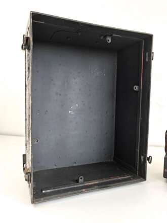 5 Watt Sender Cäsar ( 5.W.S.c) Wehrmacht. Originallack, Funktion nicht geprüft. Seltenes Gerät