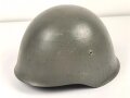 Portugal, Stahlhelm Modell 1940 in gutem Zustand. Originallack ?, ehemals britischer Kinnriemen