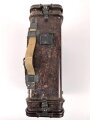 Handladesatz a für Feldfunkgeräte der Wehrmacht. Datiert 1944, wohl selten oder nie benutztes Gerät, das Generatorgehäuse gequollen ( Zink )