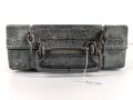 Transportkasten für drei Wurfgranaten zum 80mm Granatwerfer 34 der Wehrmacht. Überlackiertes Stück
