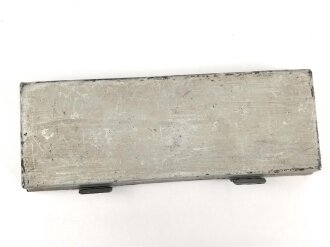 8cm Granatwerfer 34 der Wehrmacht, überlackierter Vorratsteilekasten