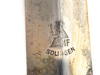 Fliegerdolch für Angehörige des Deutschen Luftsport Verband DLV.  Die Klinge von SMF Solingen. Die Belederung Original, die Hakenkreuze vollständig emailliert. Ungereinigtes Stück