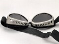 Getönte Brille mit Aluminiumrahmen, sieht man so immer wieder auf Fotos bei Angehörigen der Gebirgstruppe.