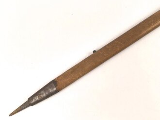 Eispickel für Angehörige der Gebirgstruppe. Gestempelt " Akadem. Pickel Fralling Fulpmes" "Meister"  vermutlich Eigentumstück, gebraucht