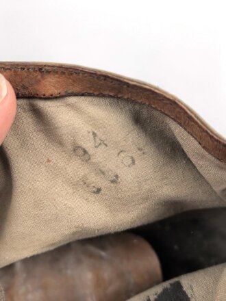 Gebirgsjäger, Paar Kletterschuhe. Eine Zunge mit italienischen ? Hersteller, die andere fehlt leider. Getragenes Paar, selten