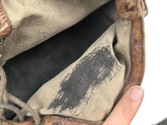 Gebirgsjäger, Paar Kletterschuhe. Eine Zunge mit italienischen ? Hersteller, die andere fehlt leider. Getragenes Paar, selten