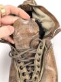Gebirgsjäger, Paar Kletterschuhe. Eine Zunge mit italienischen ? Hersteller, die andere fehlt leider. Getragenes Paar, selten