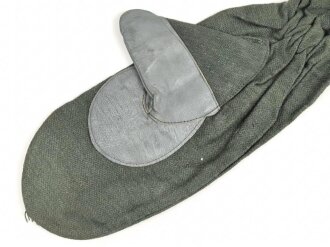 Paar Handschuhe für Gebirgsjäger der Wehrmacht . Ausführung in grünem Drillichmaterial, ungetragen