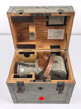 Luftwaffe Handkammer, Luftbildkamera FL 38510-1, Optisch gut, Funktion nicht geprüft. Im zugehörigen Transportkasten mit Zubehör.