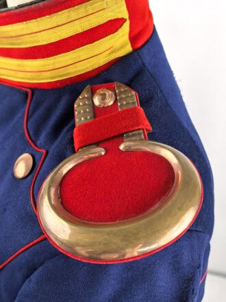 Preußen, 2. Garde Ulanen Regiment. Ulanka, Tellermütze  und gerahmtes Foto. Getragen, die Ulanka mit Flickstelle, dennoch guter Gesamtzustand, zusammengehörig