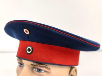 Preußen, 2. Garde Ulanen Regiment. Ulanka, Tellermütze  und gerahmtes Foto. Getragen, die Ulanka mit Flickstelle, dennoch guter Gesamtzustand, zusammengehörig