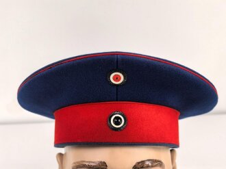 Preußen, 2. Garde Ulanen Regiment. Ulanka, Tellermütze  und gerahmtes Foto. Getragen, die Ulanka mit Flickstelle, dennoch guter Gesamtzustand, zusammengehörig