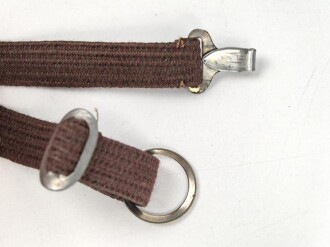 Getönte Brille mit Aluminiumrahmen, sieht man so immer wieder auf Fotos bei Angehörigen der Gebirgstruppe.