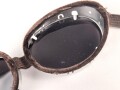 Getönte Brille mit Aluminiumrahmen, sieht man so immer wieder auf Fotos bei Angehörigen der Gebirgstruppe.