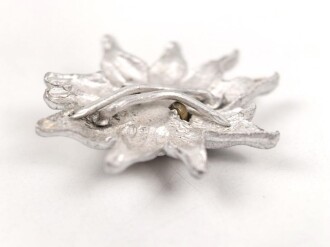 Gebirgsjäger , Traditionsedelweiss für die Schirmmütze ( gehört zwischen Kokarde und Adler) Aluminium