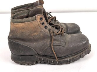 Paar Bergschuhe für Gebirgstruppen der Wehrmacht. Ungereinigtes Paar, Leder angetrocknet. Sohlenlänge 28cm