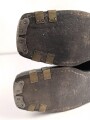 Paar Skischuhe aus der Zeit des 2. Weltkrieg. Recht "feine" Ausführung, sicherlich Eigentumstücke eines Offizier