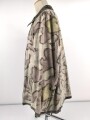 Windbluse für Gebirgstruppen der Wehrmacht aus italienischem Tarnmaterial. Leicht getragenes Stück, der Kragenverschluss eigenmächtig angebracht