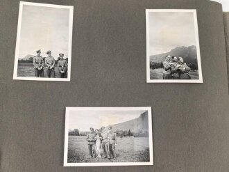 Fotoalbum eines Angehörigen der Gebirgstruppe der Wehrmacht. Insgesamt etwa 110 Fotos, jede Seite fotografiert..