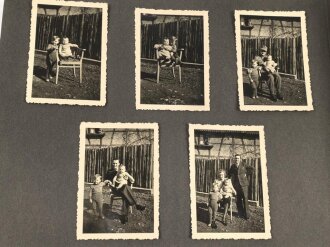 Fotoalbum eines Angehörigen der Gebirgstruppe der Wehrmacht. Insgesamt etwa 110 Fotos, jede Seite fotografiert..