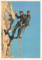 Farbige Ansichtskarte Wehrmacht, Angehörige der Gebirgstruppe beim Abseilen