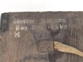 Transportkasten " Sonderkartusche 7 für 10,5cm Gebirgs Haubitze 40". Ungereinigtes Stück. Maße 36 x 40 x 16cm