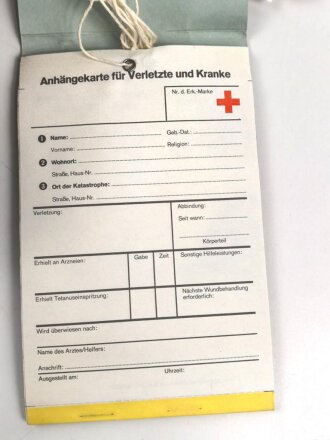 Deutschland nach 1945, DRK Sanitätstasche mit Inhalt. Guter Zustand, nur für DEKORATIONSZWECKE