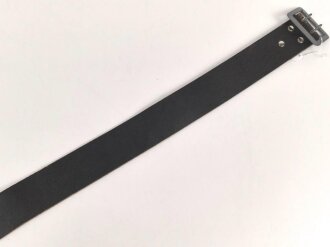 Deutschland nach 1945, Zweidornkoppel aus Rot Kreuz Beständen. Gesamtlänge 103cm