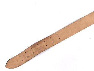 Deutschland nach 1945, Zweidornkoppel aus Rot Kreuz Beständen. Gesamtlänge 103cm