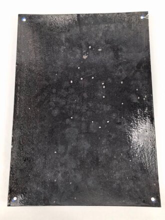 Deutsches Rotes Kreuz, Emailleschild " Unfall - Hilfsstelle" 25 x 35cm. Ungereinigtes Stück