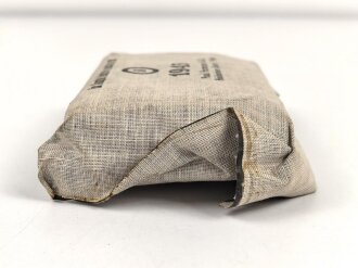 Verbandpäckchen Wehrmacht für den Verbandkasten. Großes Modell datiert 1943