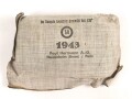 Verbandpäckchen Wehrmacht für den Verbandkasten. Großes Modell datiert 1943