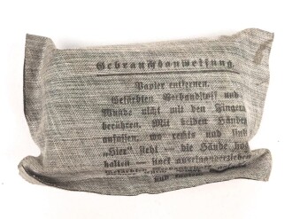 Verbandpäckchen Wehrmacht für den Verbandkasten. Kleines Modell datiert 1940