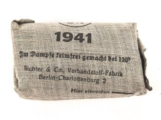 Verbandpäckchen Wehrmacht für den Verbandkasten. Kleines Modell datiert 1941