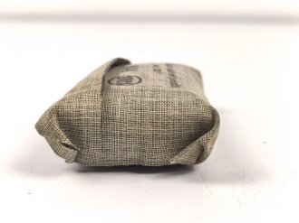 Verbandpäckchen Wehrmacht für den Verbandkasten. Kleines Modell datiert 1944