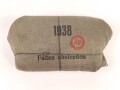 Verbandpäckchen Wehrmacht für den Verbandkasten und die Verbandspäckchentasche der Feldbluse. Kleines Modell datiert 1938