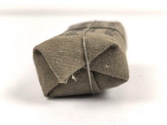 Verbandpäckchen Wehrmacht für den Verbandkasten und die Verbandspäckchentasche der Feldbluse. Kleines Modell datiert 1939