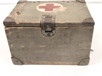 Transportkasten Wehrmacht für Sanitätsmaterial. Originallack, Maße 21 x 28 x 18cm