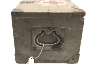 Transportkasten Wehrmacht für Sanitätsmaterial. Originallack, Maße 21 x 28 x 18cm