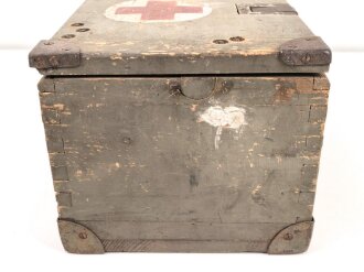 Transportkasten Wehrmacht für Sanitätsmaterial. Originallack, Maße 21 x 28 x 18cm