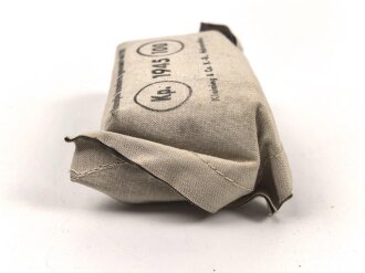 Verbandpäckchen Wehrmacht für den Verbandkasten. Kleines Modell datiert 1945