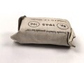 Verbandpäckchen Wehrmacht für den Verbandkasten. Kleines Modell datiert 1945