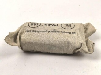 Verbandpäckchen Wehrmacht für den Verbandkasten. Kleines Modell datiert 1945