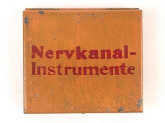 Blechdose Wehrmacht " Nervkanal Instrumente" für Sanitätszwecke. Originallack, 6 x 7 x 1,5cm