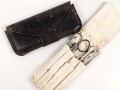 Kleines Arztbesteck Wehrmacht in Ledertasche, das Thermometer fehlt wie fast immer