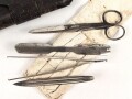 Kleines Arztbesteck Wehrmacht in Ledertasche, das Thermometer fehlt wie fast immer
